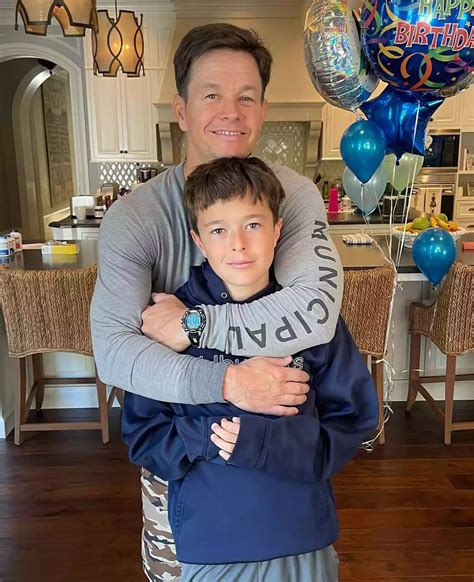 mark wahlberg bruder|Mark Wahlbergs Family Guide: Meet His Wife, 4 Children and。